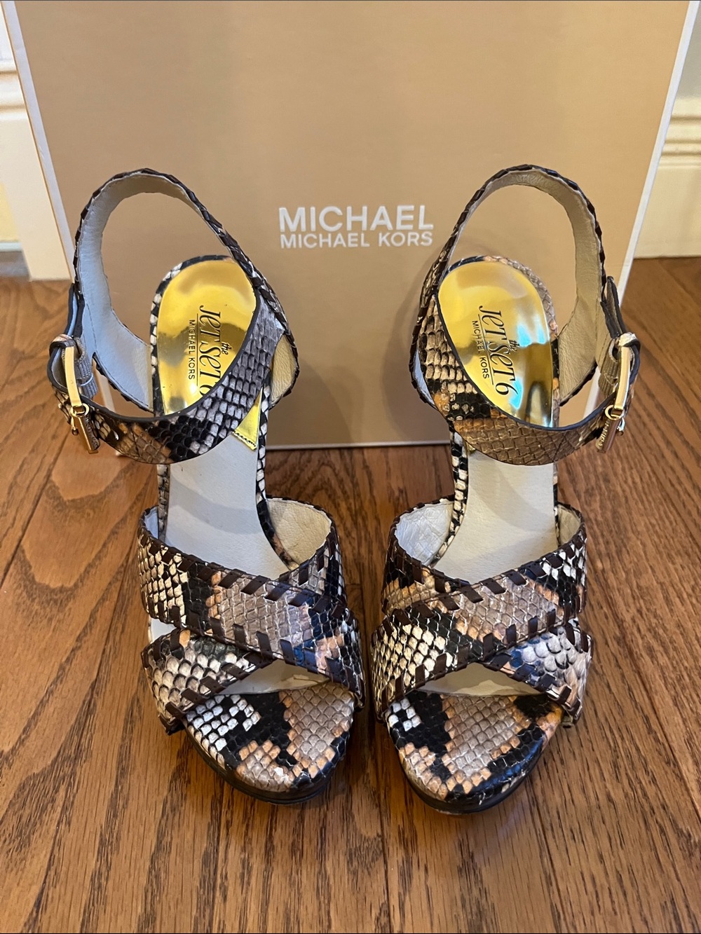 MICHAEL KORS ODESSA SANDAL EMBOSSED LEATHER SIZE 6.5M